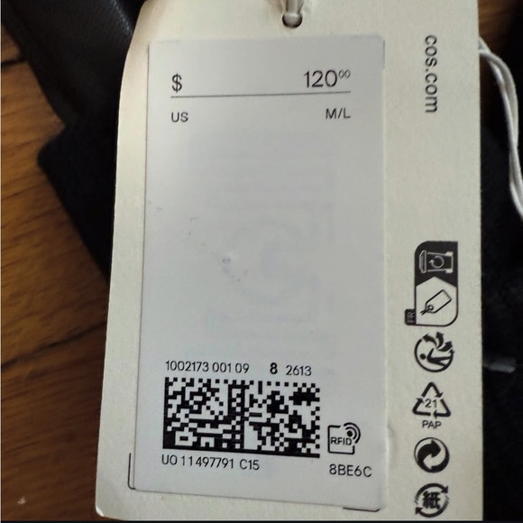 COS - Layered Leather Gloves - Picture 7 of 7